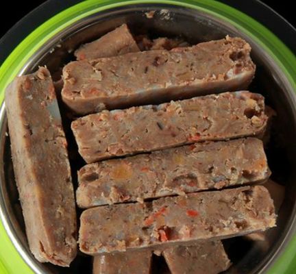 पूरी तरह से स्वचालित गीला पालतू कुत्ते / बिल्ली भोजन बनाने की मशीन